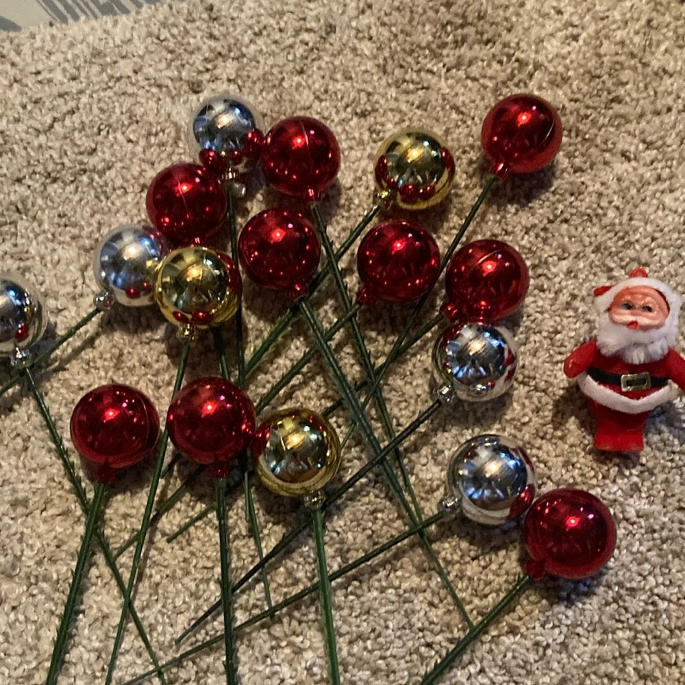 1950 Santa figurine and set of vintage ornaments